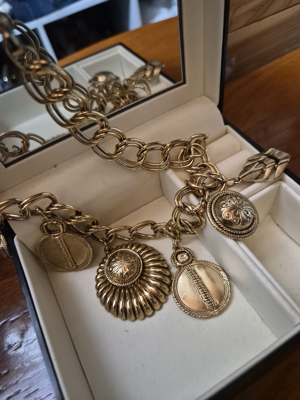 Vintage Gold Charm Medallion Necklace - Picture 3 of 6
